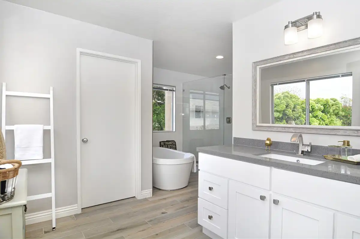 minimalist style bathroom