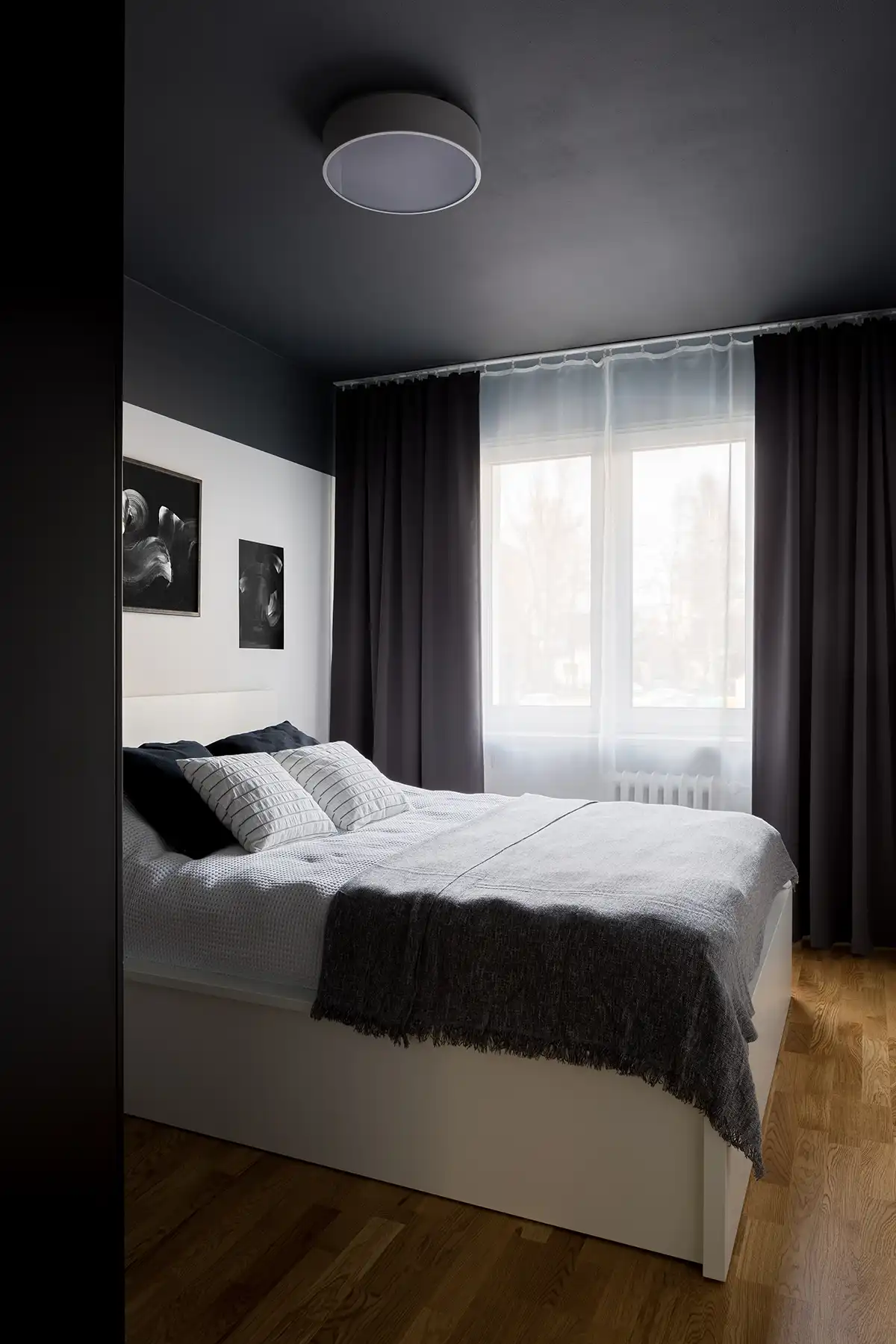 Black and white Bedroom